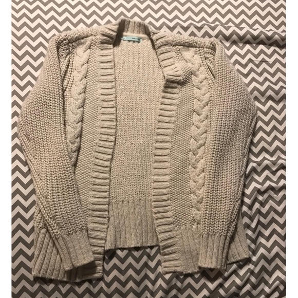 Maurices Sweaters - ‼️Maurice’s size large cardigan‼️